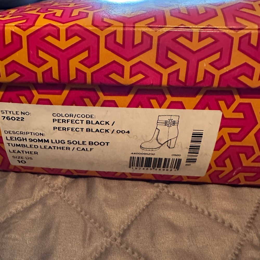 Tory Burch Leigh 90MM Lug Sole Boots size 10 in Perfect Black - Picture 10 of 13